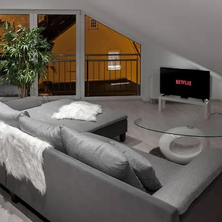 Ausgestattet Netflix Wifi Veltins Arena شقة غلادبك